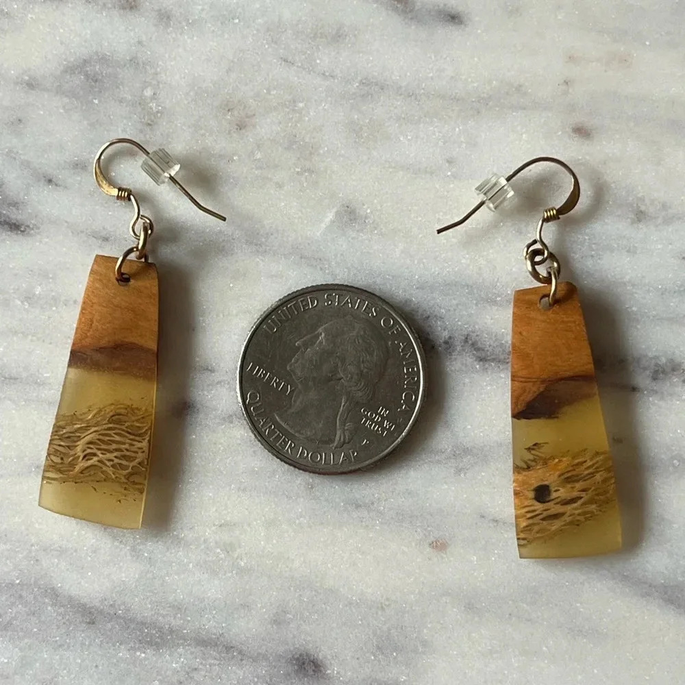Natural dangle earrings - Picture 2 of 5